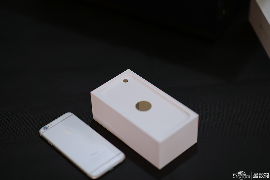 苹果手机包装.jpg
